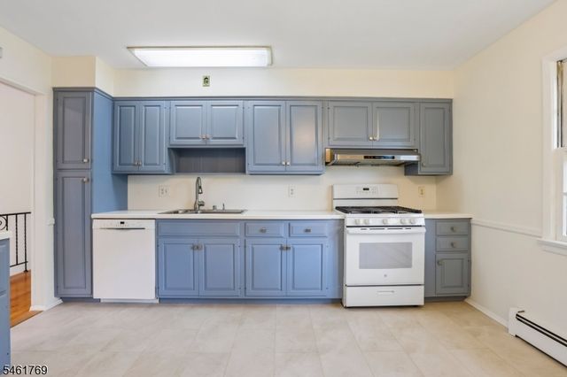 41 Rys Ter, Fair Lawn Boro, NJ 07410