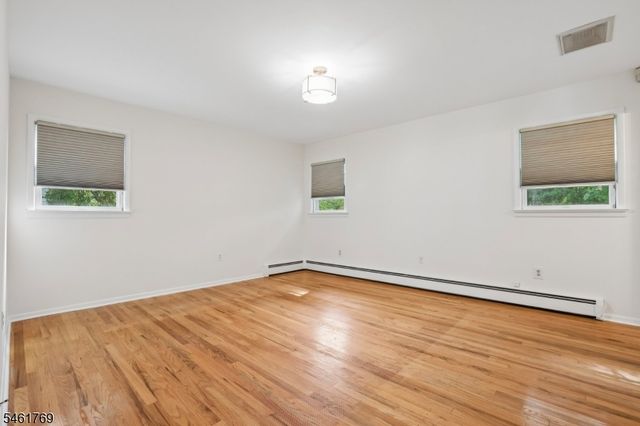 41 Rys Ter, Fair Lawn Boro, NJ 07410