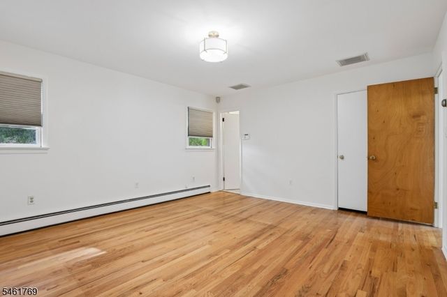 41 Rys Ter, Fair Lawn Boro, NJ 07410