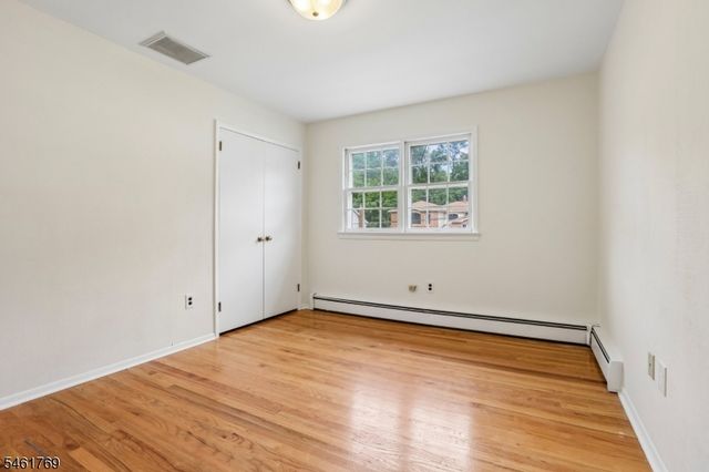 41 Rys Ter, Fair Lawn Boro, NJ 07410