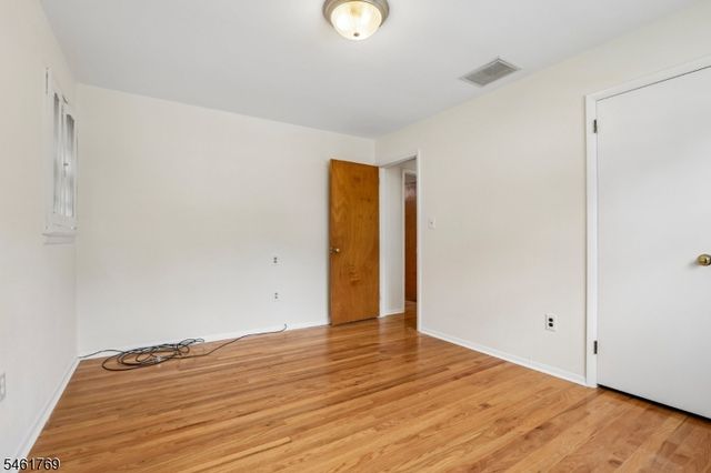 41 Rys Ter, Fair Lawn Boro, NJ 07410