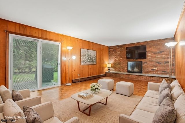 41 Rys Ter, Fair Lawn Boro, NJ 07410