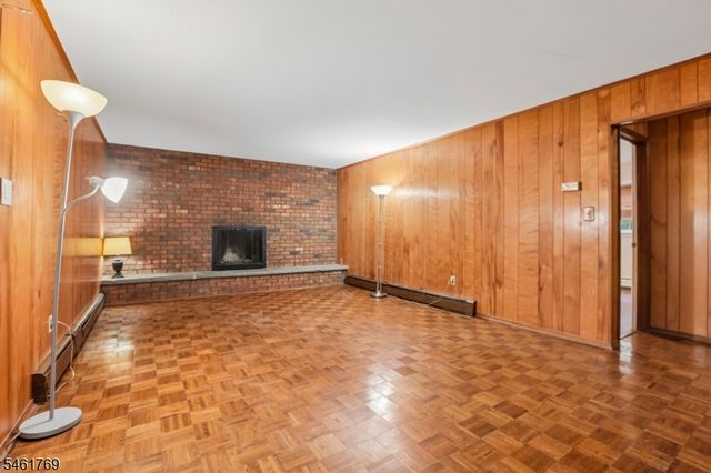 41 Rys Ter, Fair Lawn Boro, NJ 07410