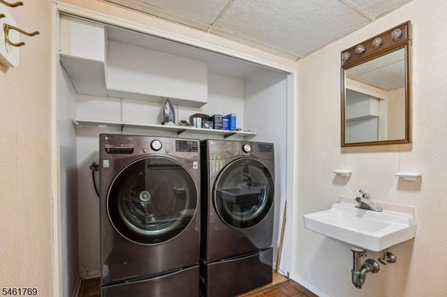 41 Rys Ter, Fair Lawn Boro, NJ 07410