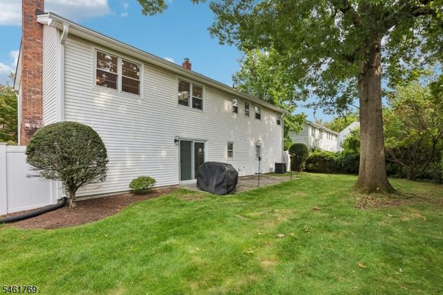 41 Rys Ter, Fair Lawn Boro, NJ 07410
