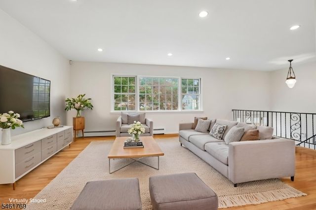 41 Rys Ter, Fair Lawn Boro, NJ 07410