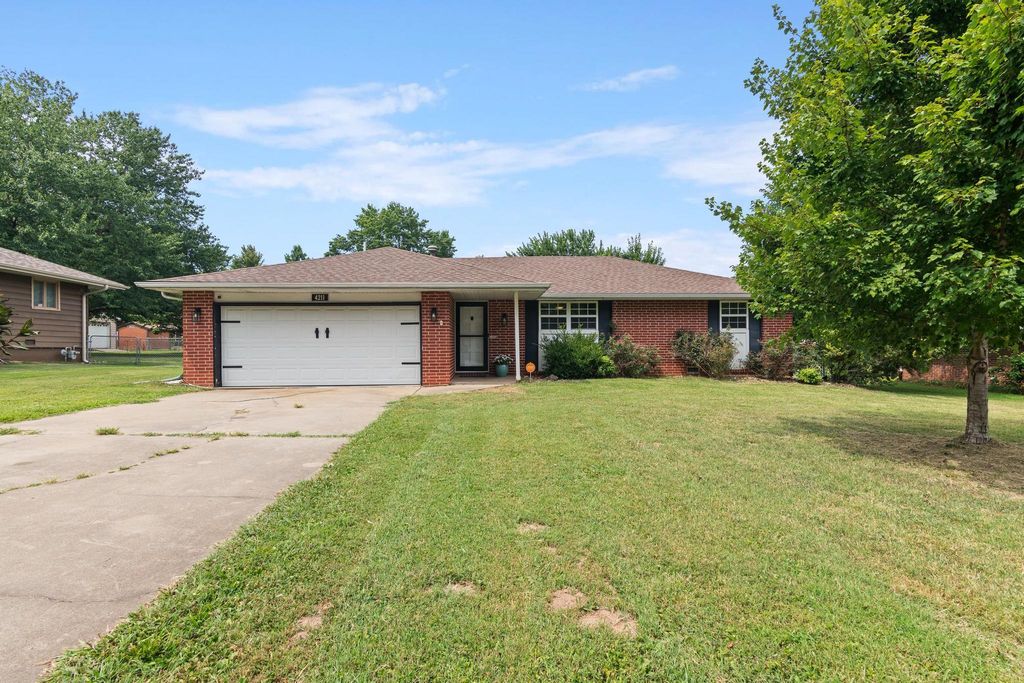 4211 West Tarkio Street, Springfield, MO 65802