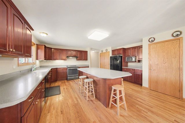 8600 Whippoorwill Lane, Manchester, MI 48158