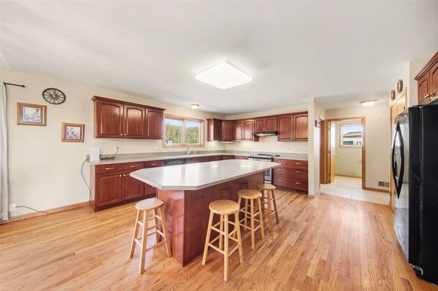 8600 Whippoorwill Lane, Manchester, MI 48158