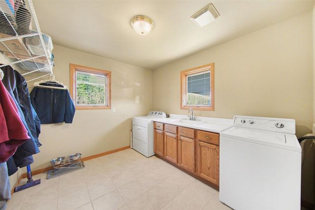 8600 Whippoorwill Lane, Manchester, MI 48158