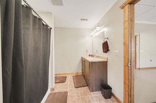 8600 Whippoorwill Lane, Manchester, MI 48158