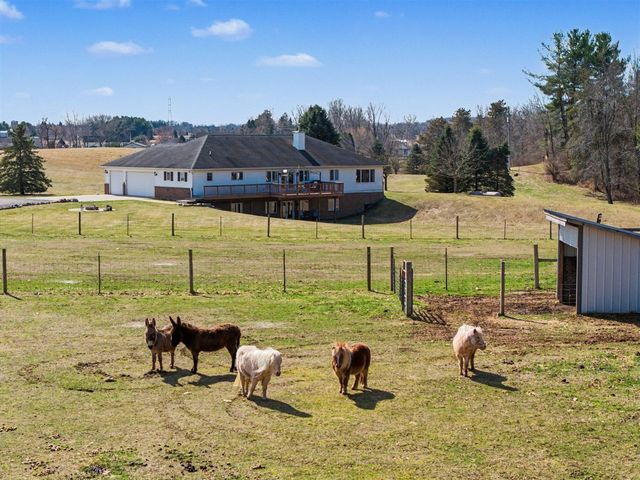 8600 Whippoorwill Lane, Manchester, MI 48158