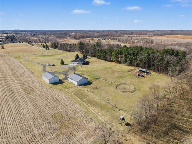 8600 Whippoorwill Lane, Manchester, MI 48158