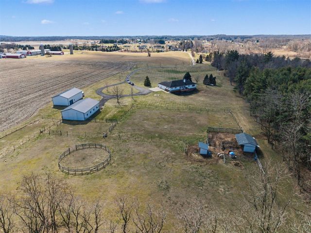 8600 Whippoorwill Lane, Manchester, MI 48158