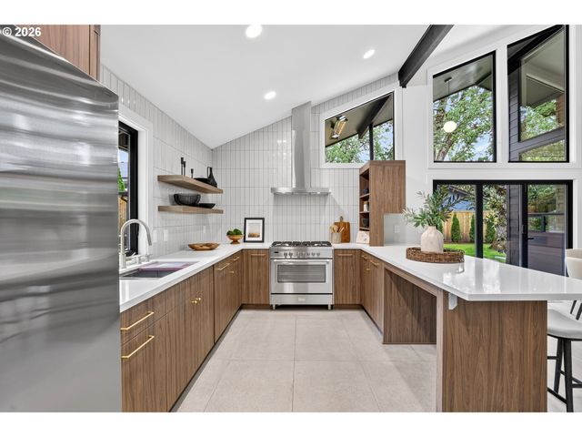3118 Ne ROYAL OAKS Dr, Vancouver, WA 98662