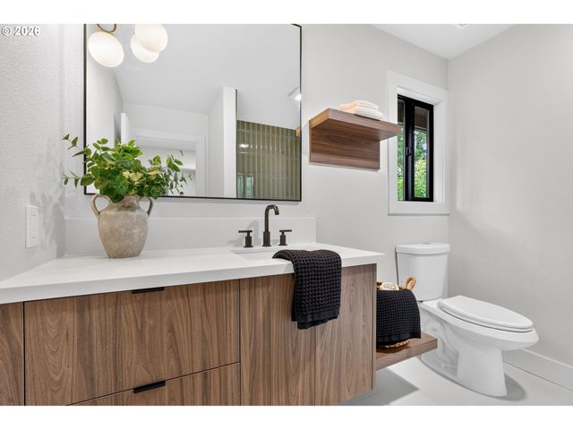 3118 Ne ROYAL OAKS Dr, Vancouver, WA 98662
