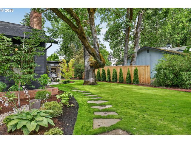 3118 Ne ROYAL OAKS Dr, Vancouver, WA 98662