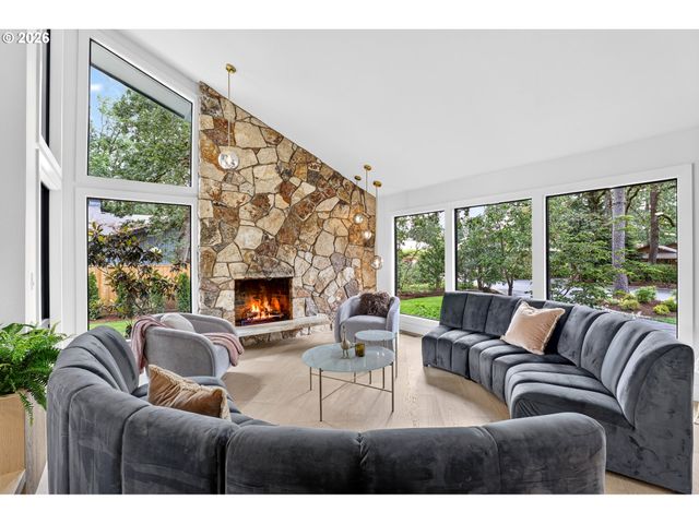 3118 Ne ROYAL OAKS Dr, Vancouver, WA 98662