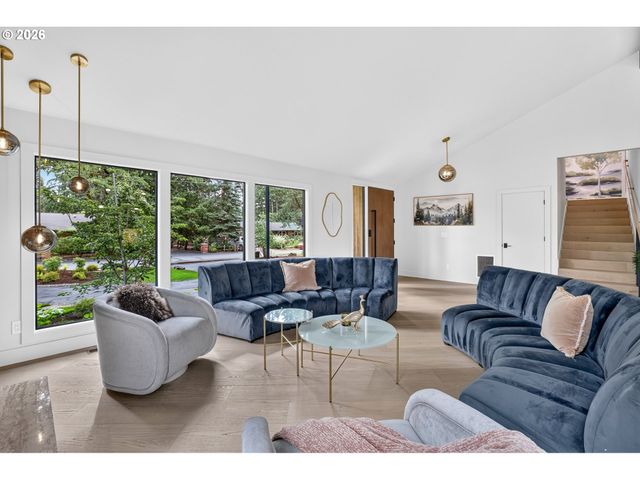 3118 Ne ROYAL OAKS Dr, Vancouver, WA 98662