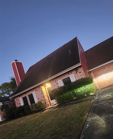 16711 Running Quail Court, Houston, TX 77489