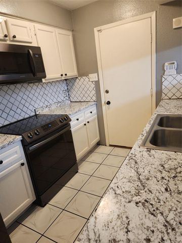 16711 Running Quail Court, Houston, TX 77489