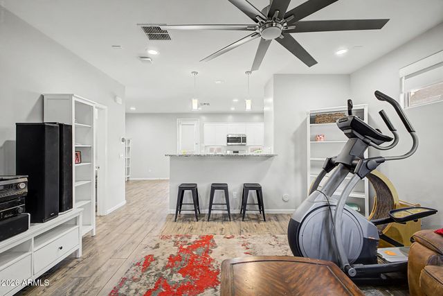 12353 W GLENN Drive, Glendale, AZ 85307