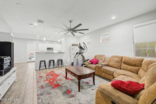 12353 W GLENN Drive, Glendale, AZ 85307