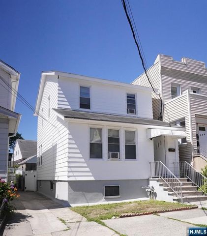 222 Riverview Place, Cliffside Park, NJ 07010