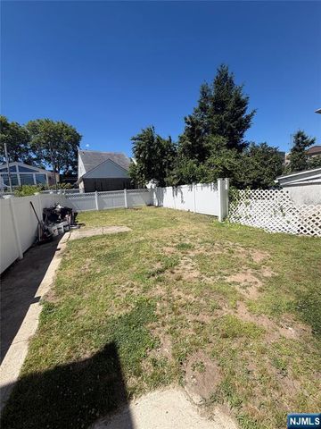 222 Riverview Place, Cliffside Park, NJ 07010