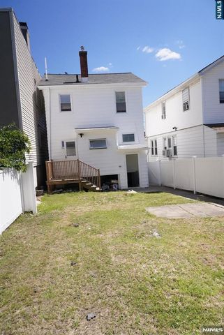 222 Riverview Place, Cliffside Park, NJ 07010