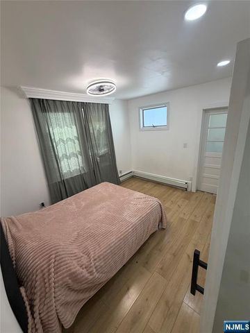 222 Riverview Place, Cliffside Park, NJ 07010