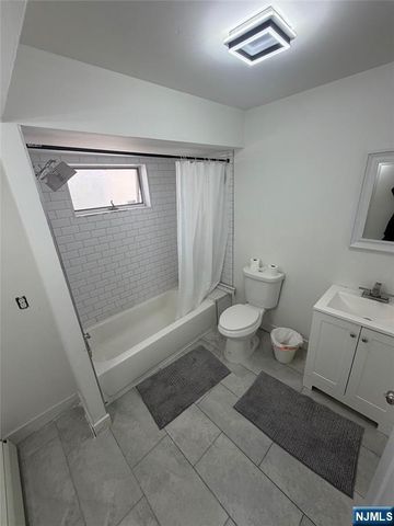 222 Riverview Place, Cliffside Park, NJ 07010