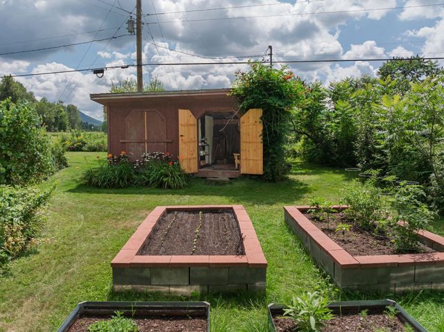 3740 Lower Pleasant Valley Road, Cambridge, VT 05444