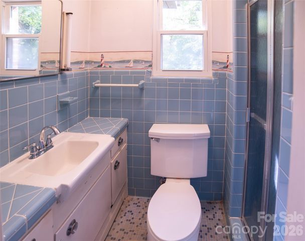 201 Woodlawn Drive, Morganton, NC 28655