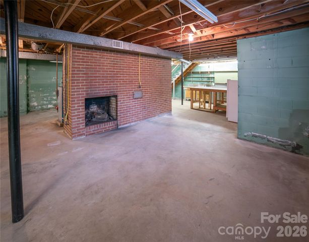 201 Woodlawn Drive, Morganton, NC 28655
