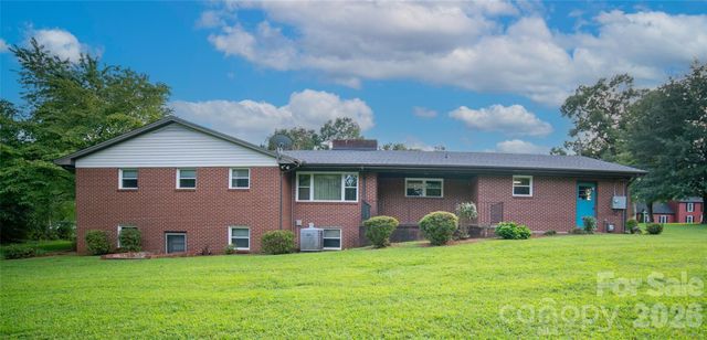 201 Woodlawn Drive, Morganton, NC 28655