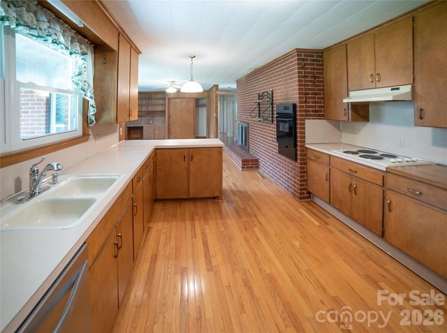 201 Woodlawn Drive, Morganton, NC 28655