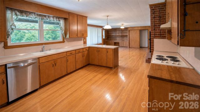 201 Woodlawn Drive, Morganton, NC 28655