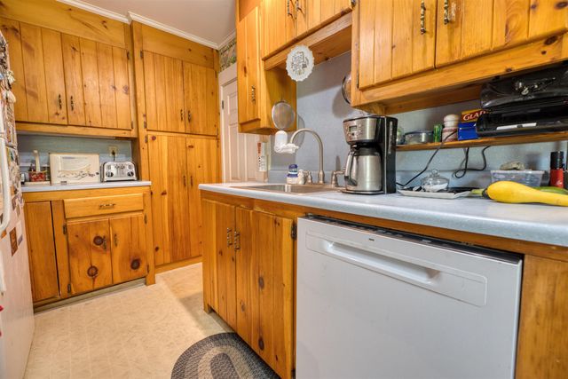 681 Province Lake Road, Effingham, NH 03882