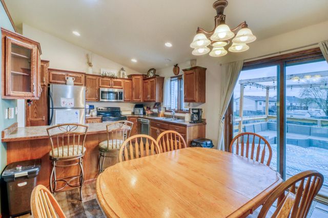 723 16 Avenue W, West Fargo, ND 58078