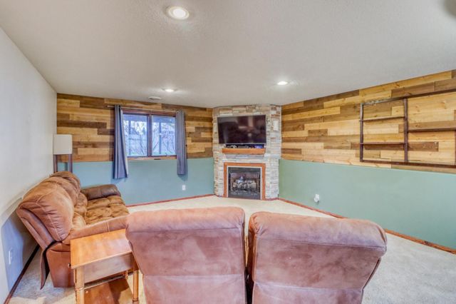 723 16 Avenue W, West Fargo, ND 58078