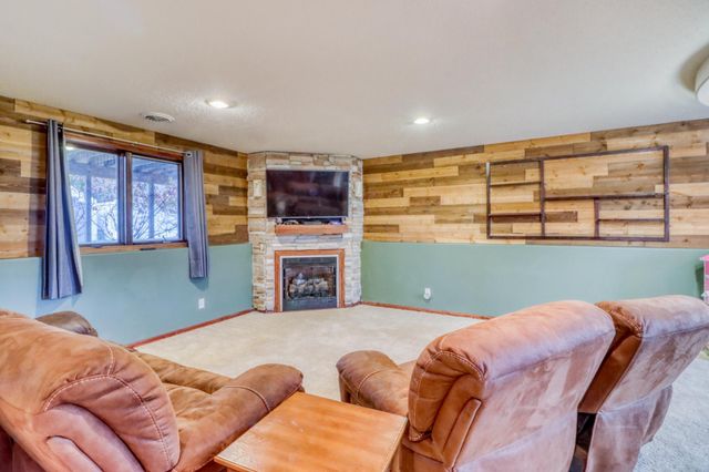 723 16 Avenue W, West Fargo, ND 58078