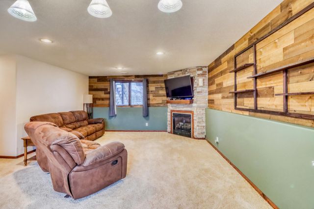 723 16 Avenue W, West Fargo, ND 58078