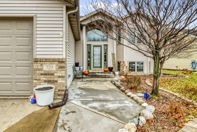 723 16 Avenue W, West Fargo, ND 58078