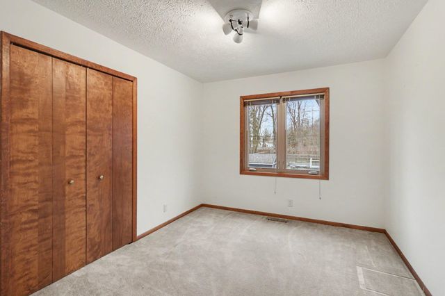 2021 Crescent Drive, Bay City, MI 48706