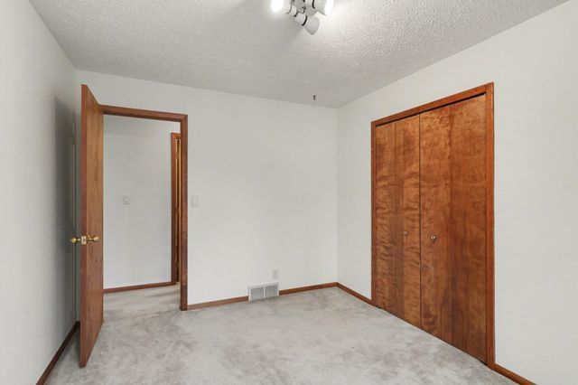 2021 Crescent Drive, Bay City, MI 48706