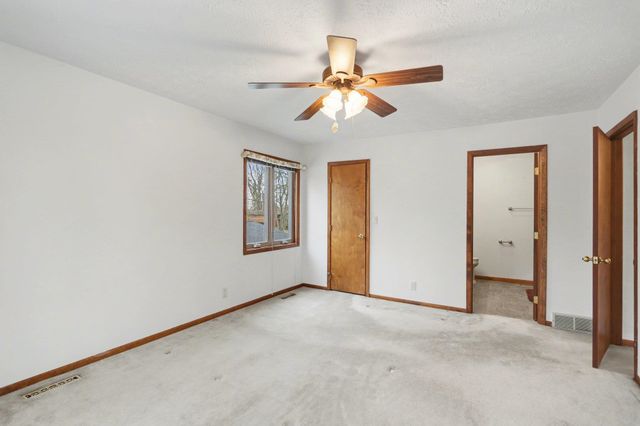 2021 Crescent Drive, Bay City, MI 48706