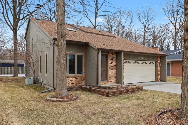 2021 Crescent Drive, Bay City, MI 48706