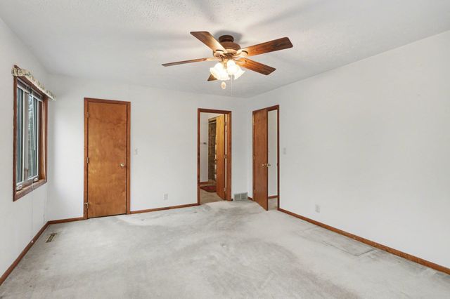 2021 Crescent Drive, Bay City, MI 48706