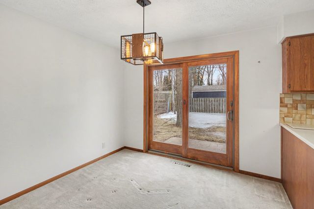 2021 Crescent Drive, Bay City, MI 48706